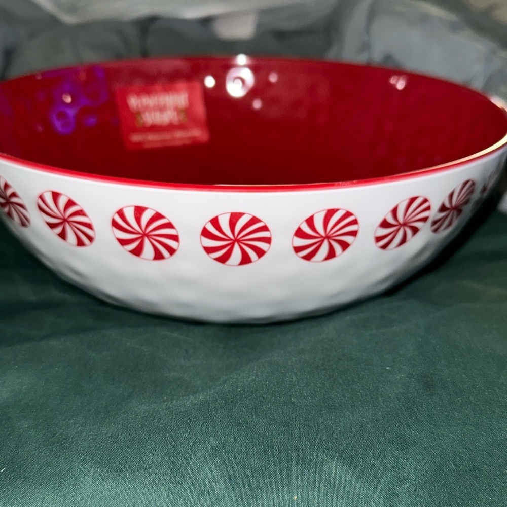 🎅🏻🎅🏻Peppermint Square, peppermint candy serving bowl. 🎅🏻🎅🏻